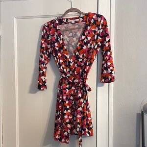 Diane Von Furstenberg Red and Black Wrap Dress V-Neck 3/4 Sleeve